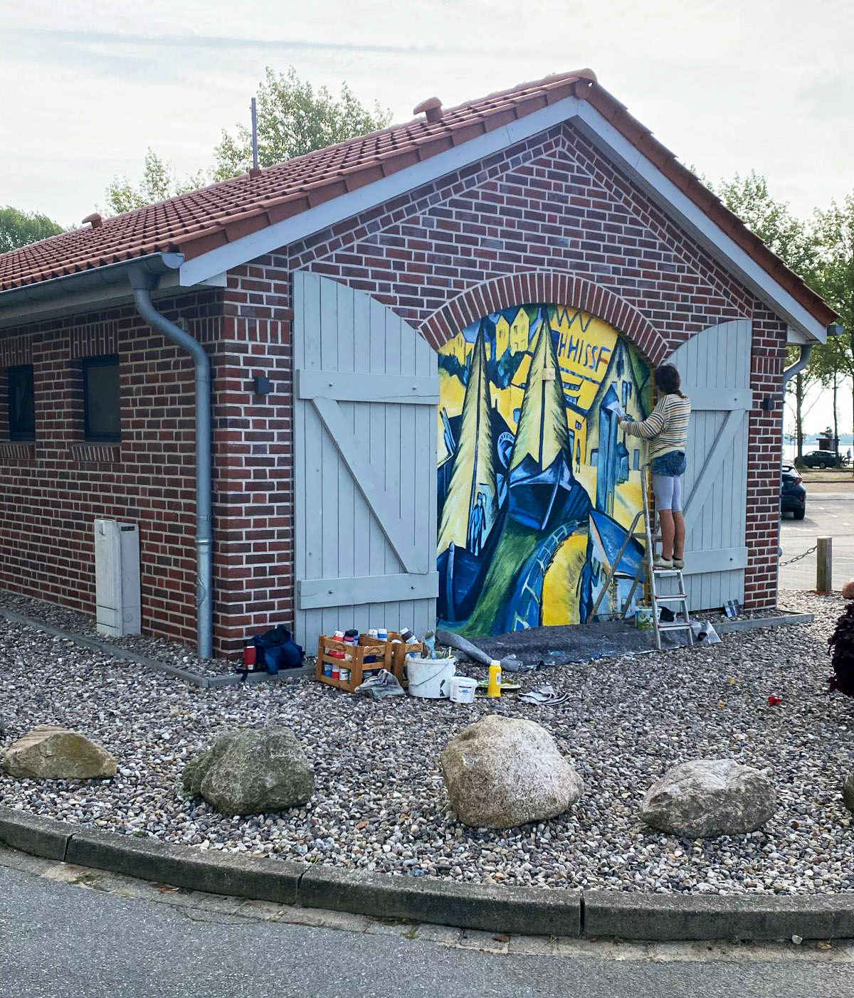 Die Badenden-Wandtafeln von Ernst Ludwig Kirchner am Filmtheater Burg auf Fehmarn