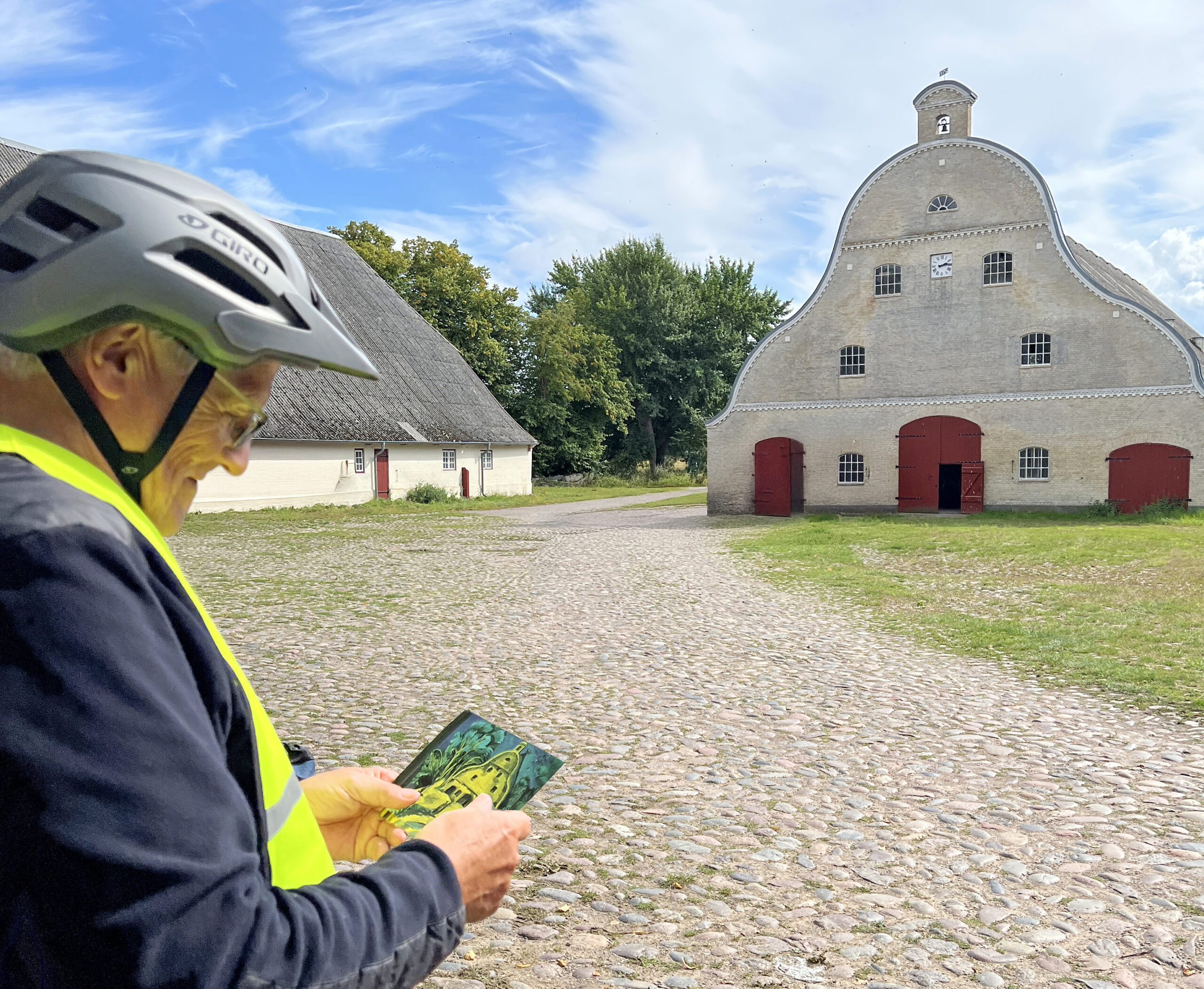 Die Badenden-Wandtafeln von Ernst Ludwig Kirchner am Filmtheater Burg auf Fehmarn